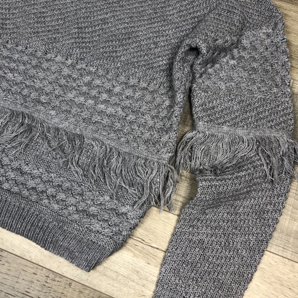 BB DAKOTA Gray Fringe Sweater Pullover Chunky Small NWT Boho Chic Fall Neutral - Picture 4 of 7